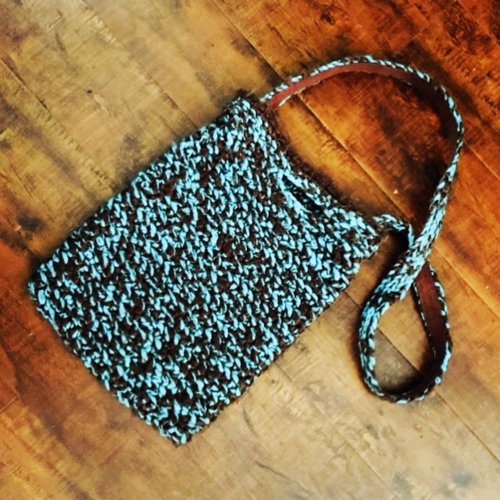 *HOBO BOHO YARN CROSS BODY BAG*